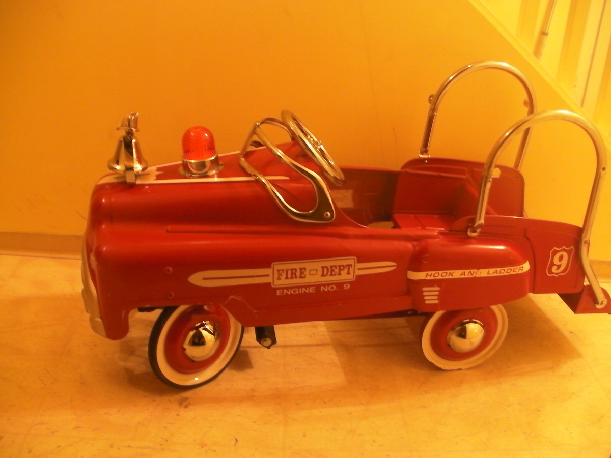 hook and ladder Fire Truck No.9