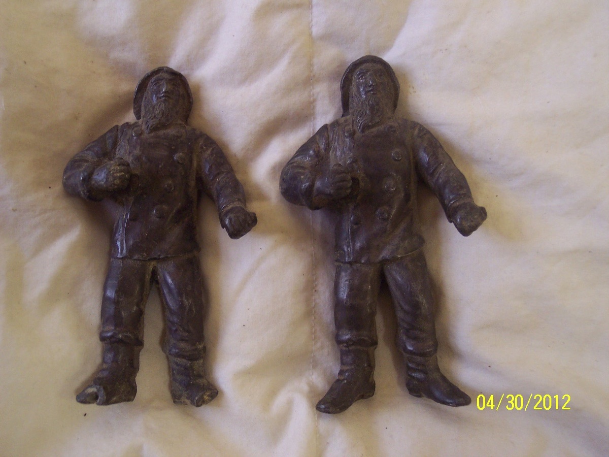 6" FISHERMAN FIGURINES, VERY OLD