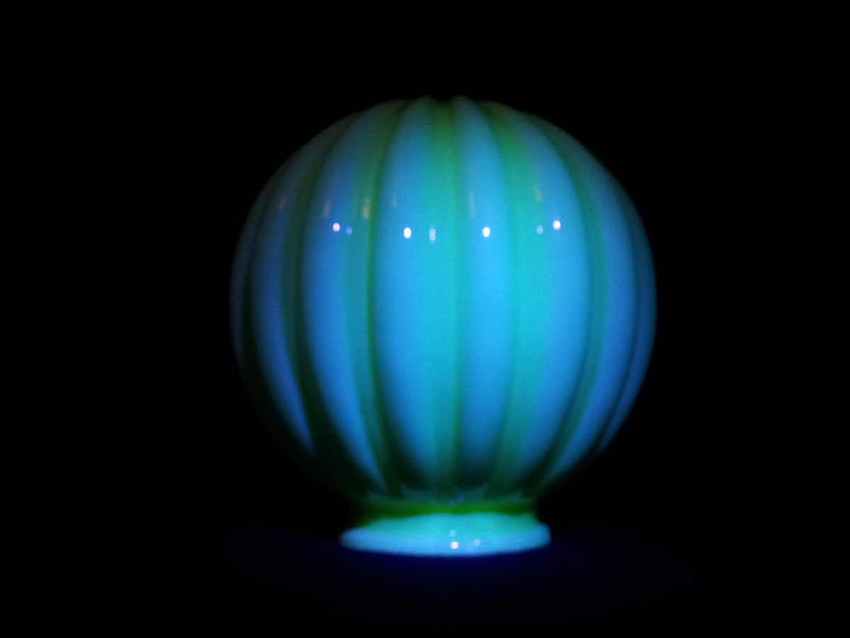 Vaseline Uranium globe 3