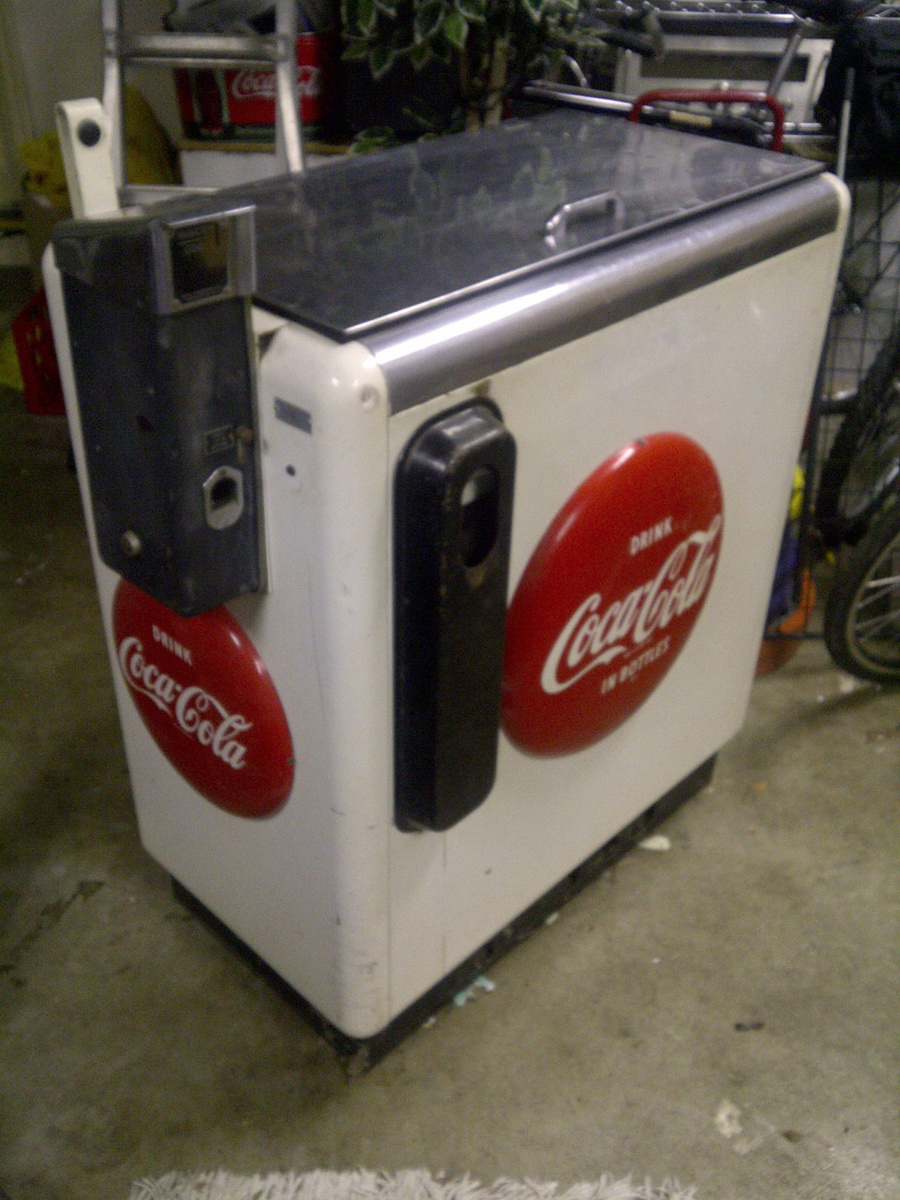 Can anyone tell me a little more about this Coke Machine?