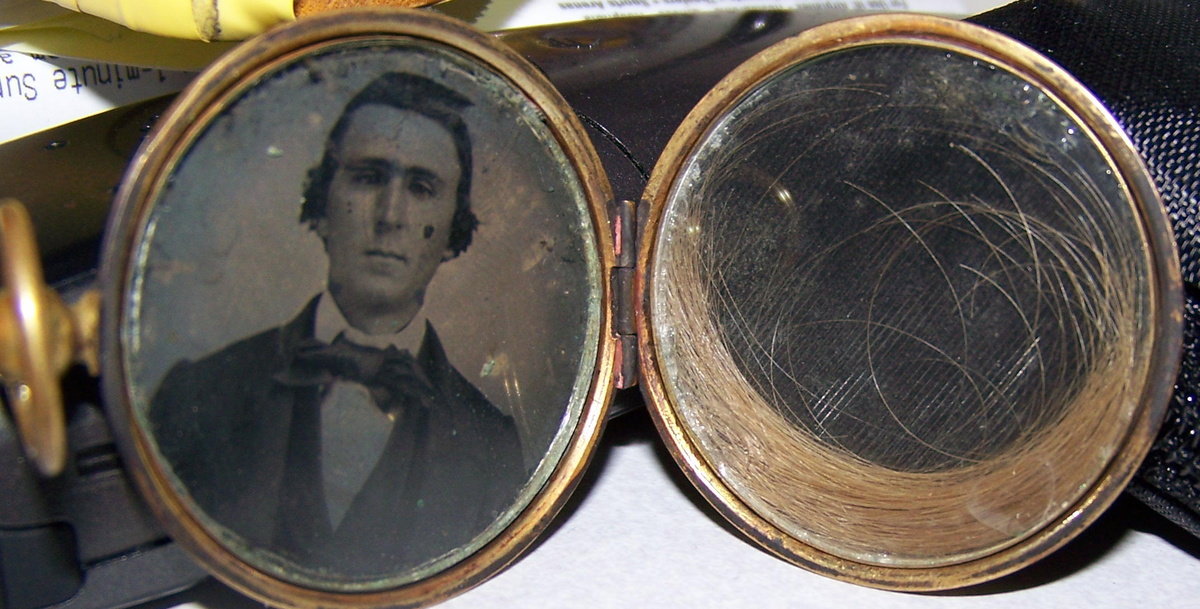 Early American memorial hair locket - Fine Jewelry