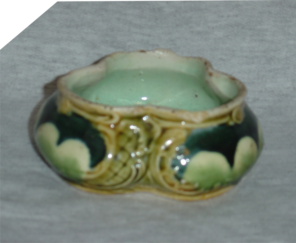 Majolica "dish"