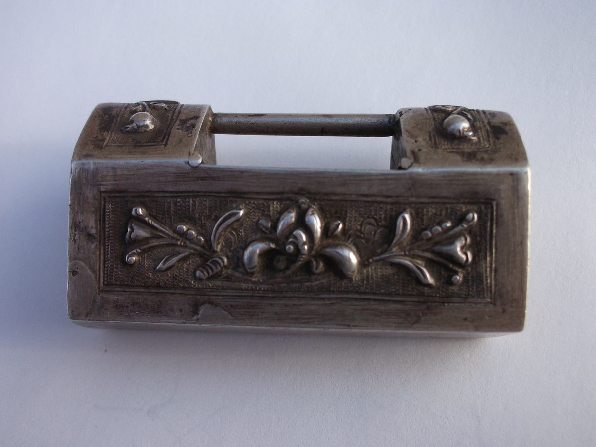 Unknown Chinese Sterling Box