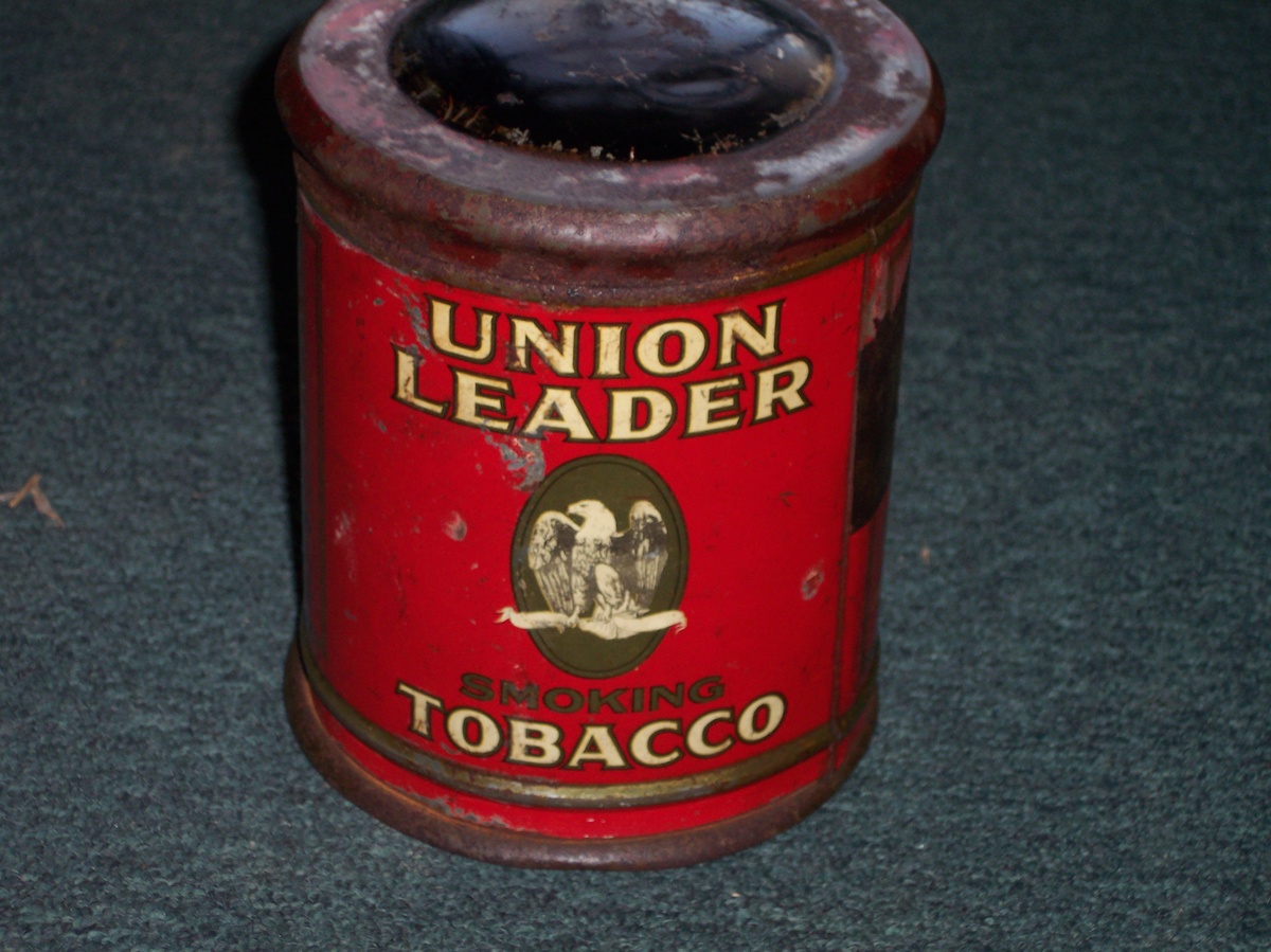 UNION LEADER TOBACCO TIN  - Tobacciana
