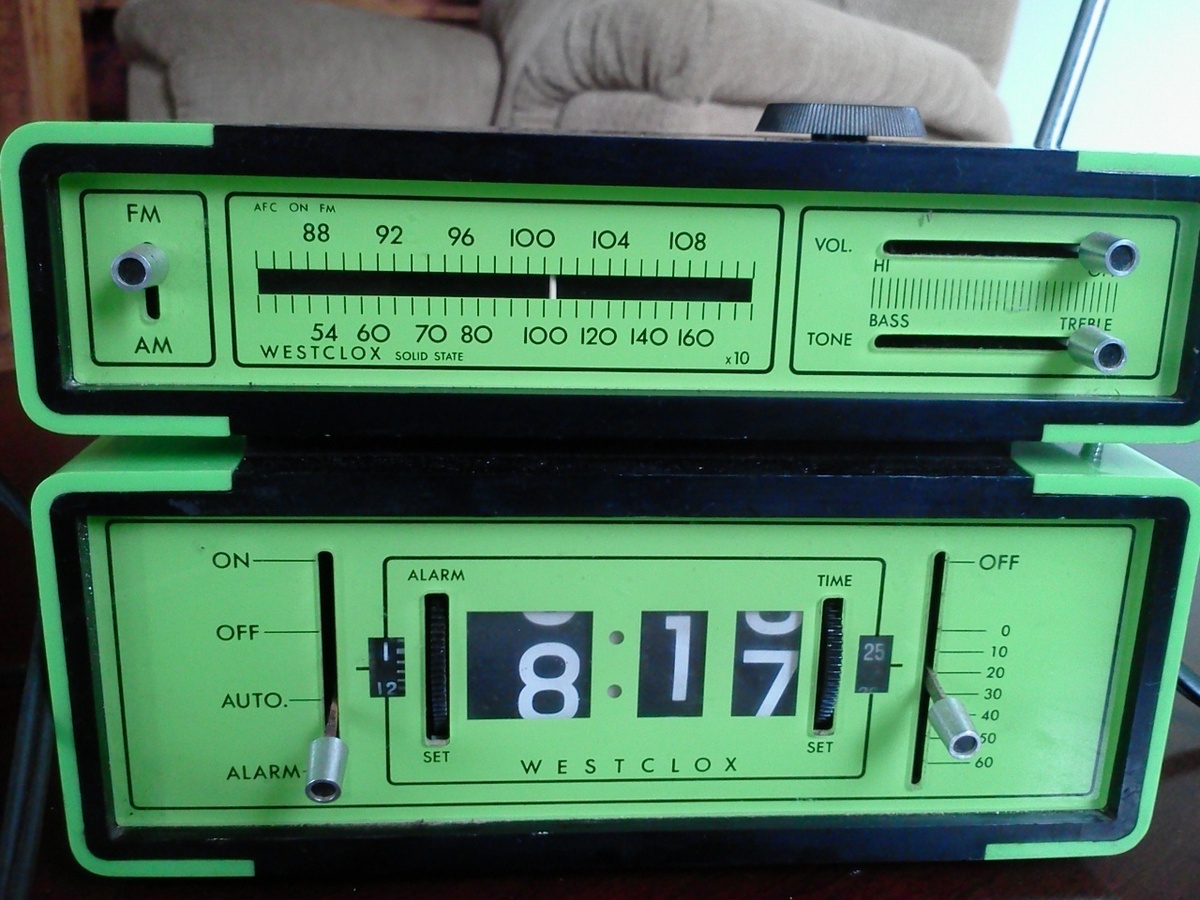 1973 Westclox Transistor Radio Clock Combination 