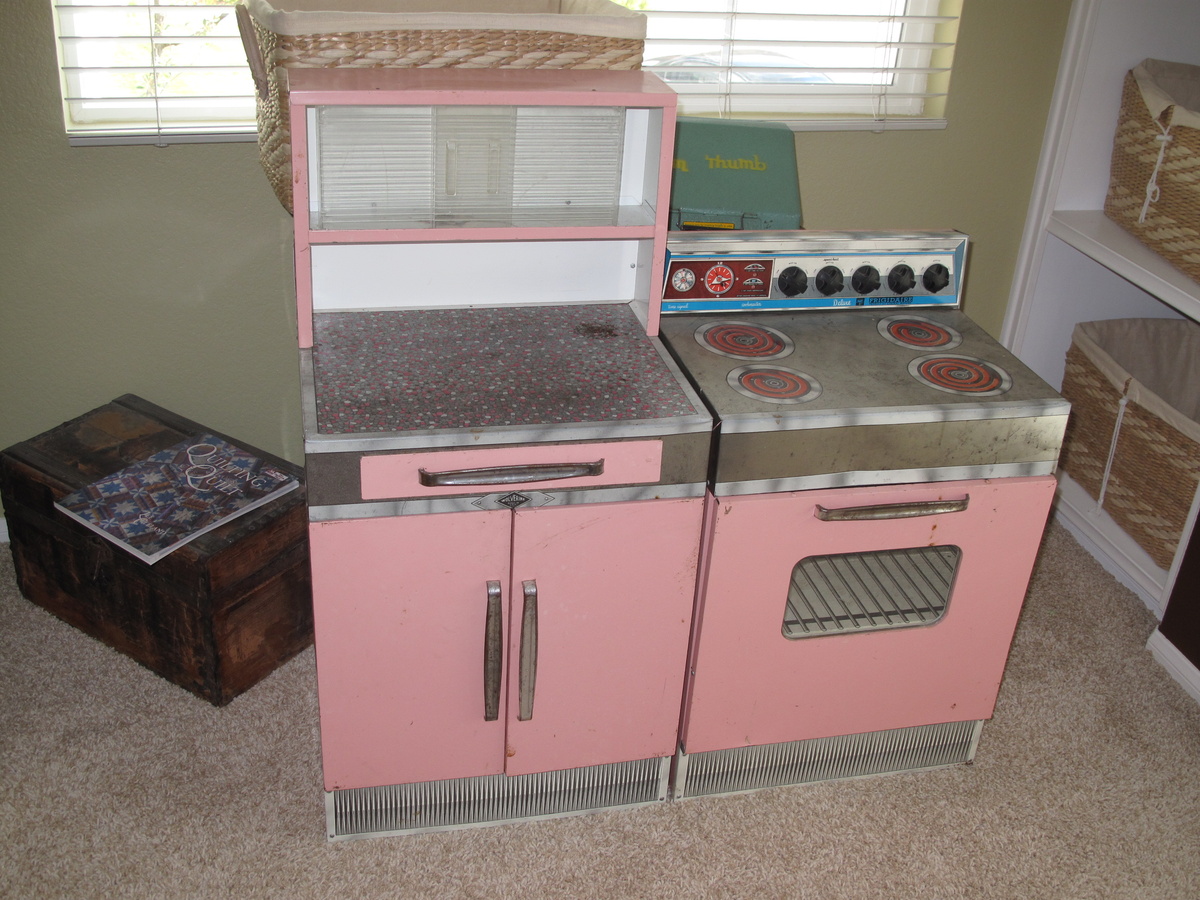 Wolverine Tin Stove and Cabinet HELP!