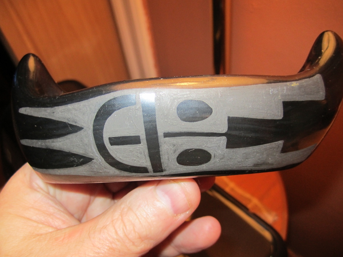 New Mexico ? Native American ? South American ?  Mexico ? Canoe Art Pottery