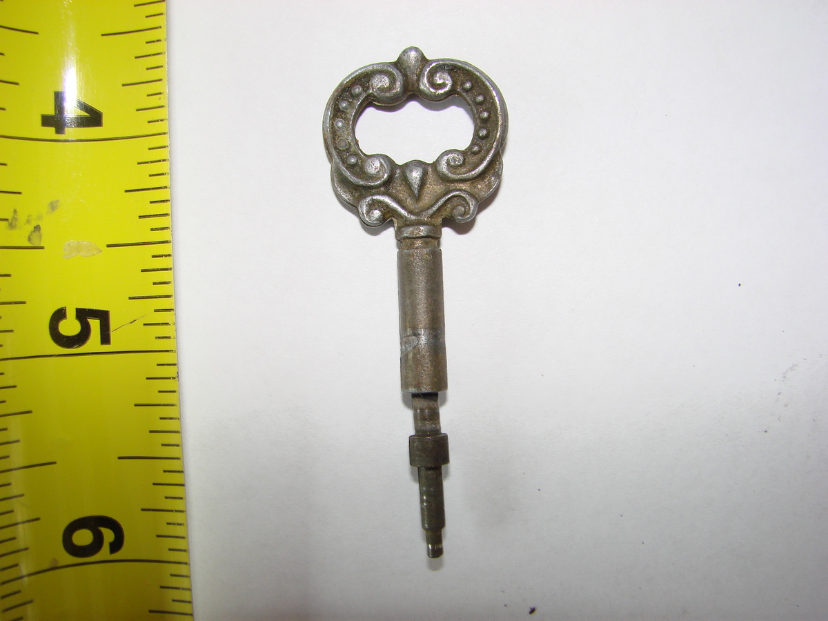 Old Machine Key of some kind - Tools and Hardware