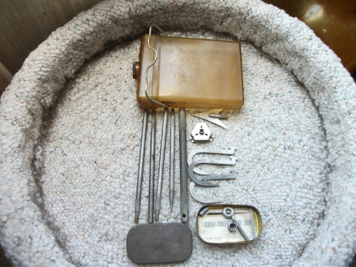  1943 US Navy survival fishing spear that has many uses.. A spear, a gaff, a spit, or a weapon.