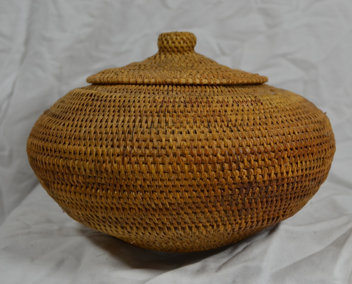 Large UFO Shaped Native Basket