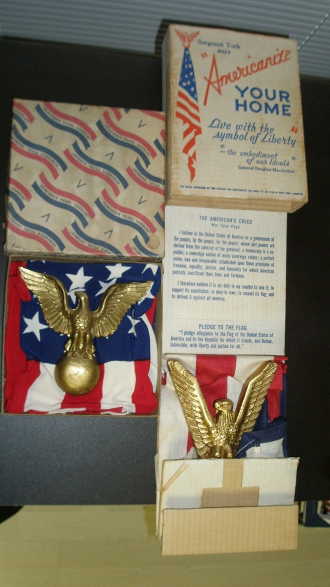  World War Two US American Flags MIB - Advertising