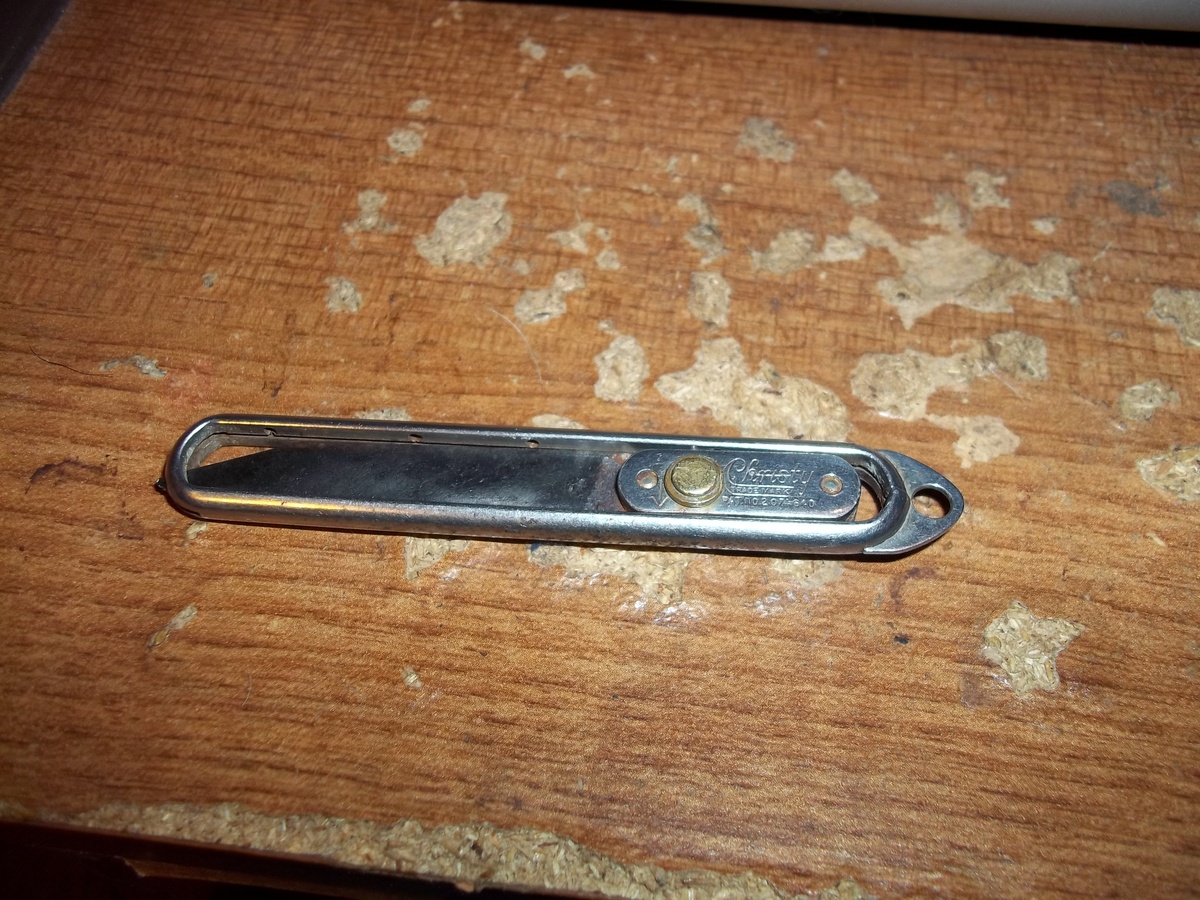 Sliding blade knife - Tools and Hardware