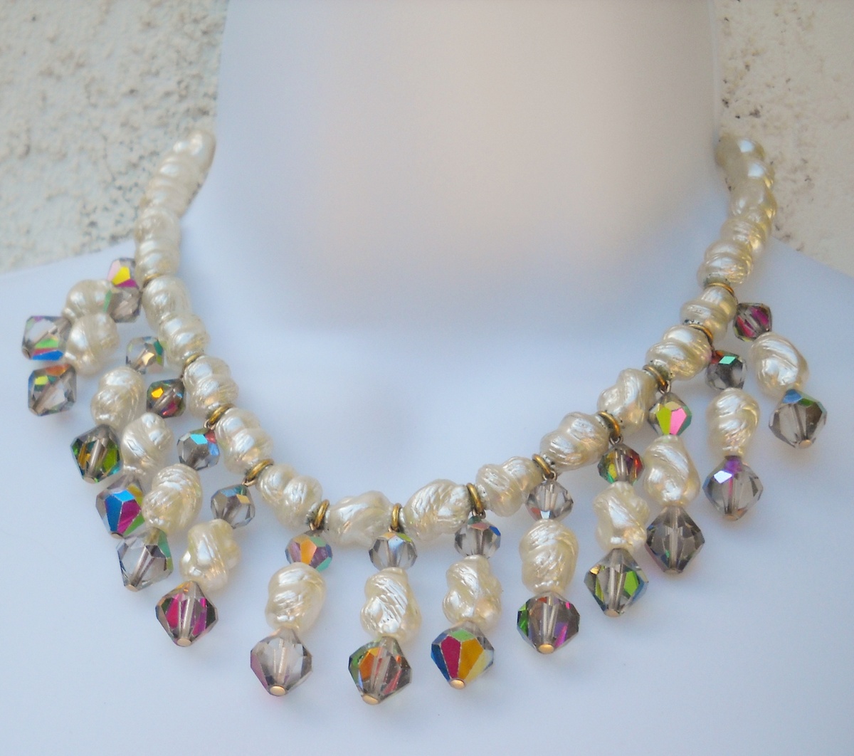 FAUX PEARL AURORA BIB NECKLACE