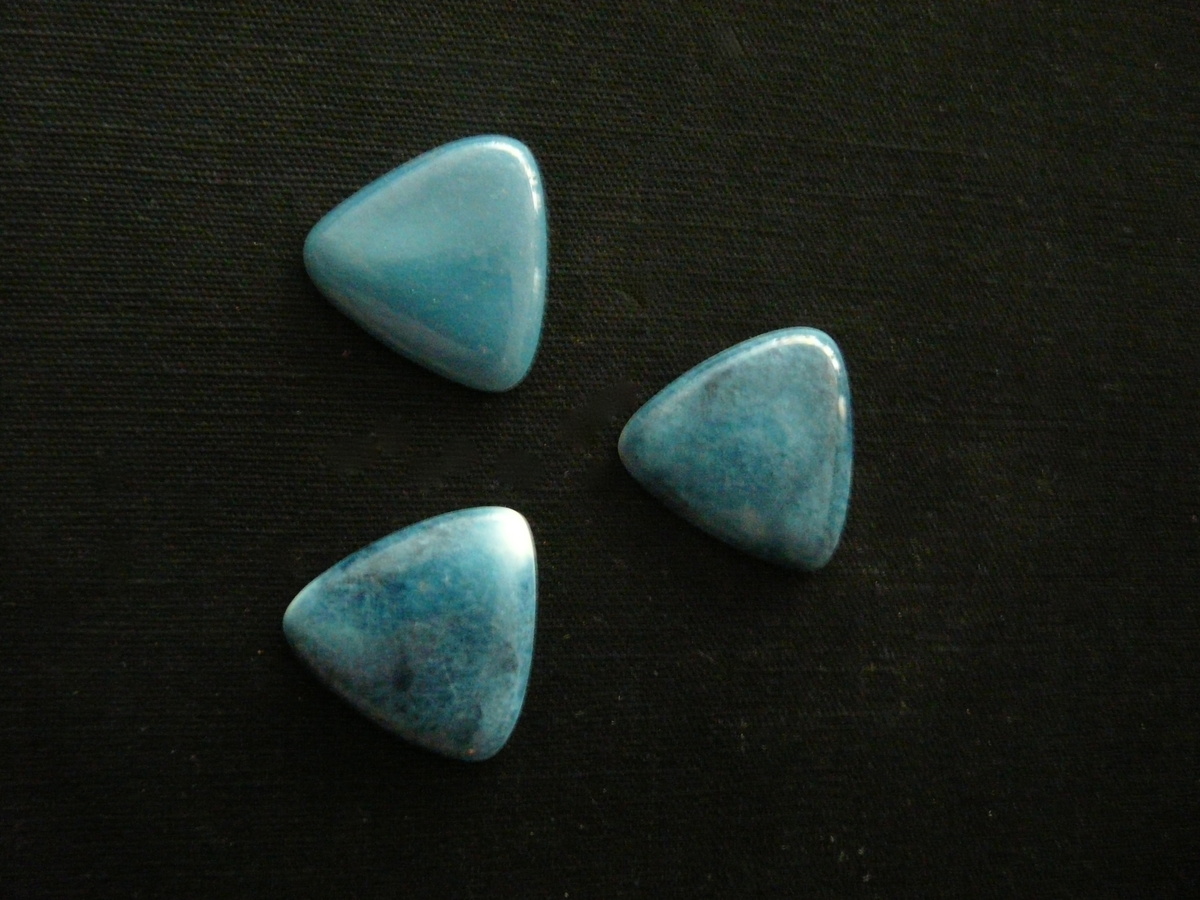 SOME MYSTERY CABOCHONS - Art Pottery
