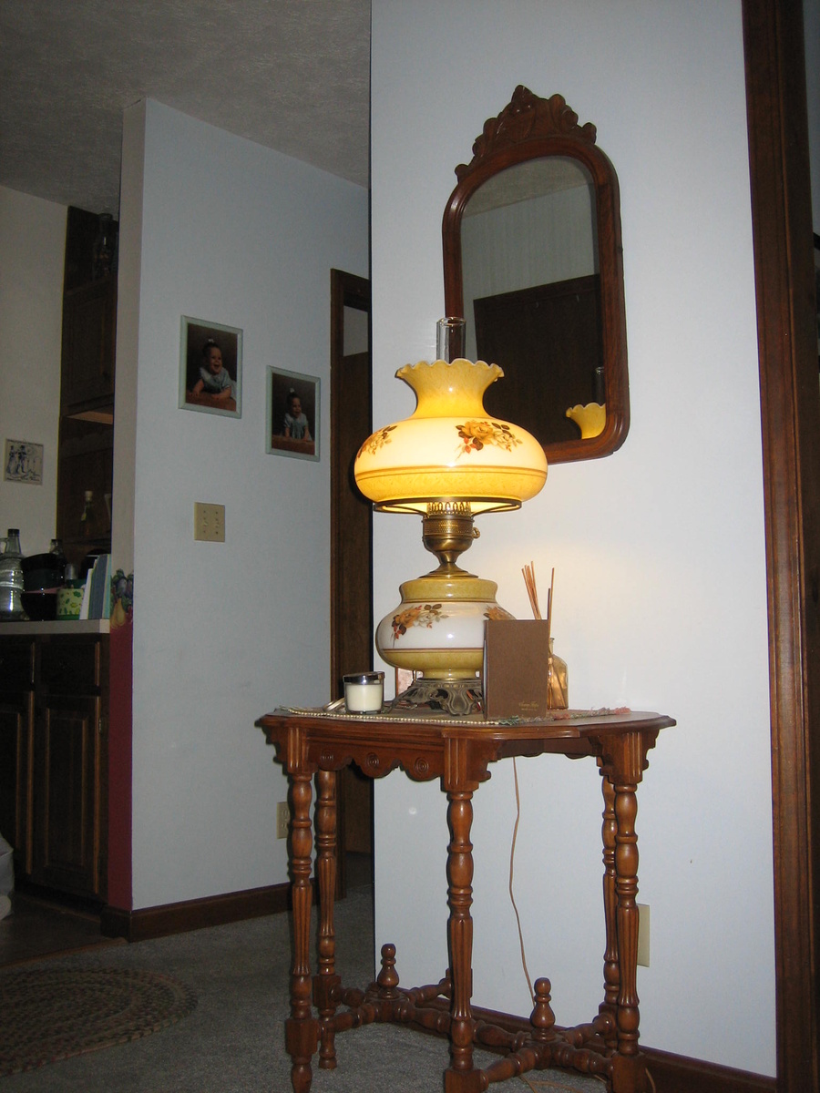 Mirror and hall table - Furniture