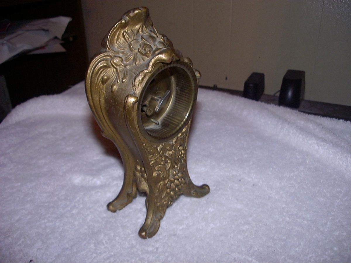 CAST CLOCK - Clocks