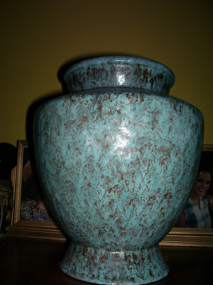 Rare Roseville Carnelian II Urn 446-12