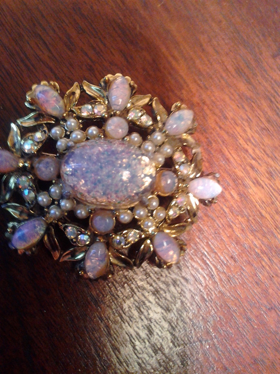 HollyCraft Opal brooch - Costume Jewelry