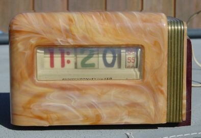 Pennwood Numechron "Moderne" - Clocks