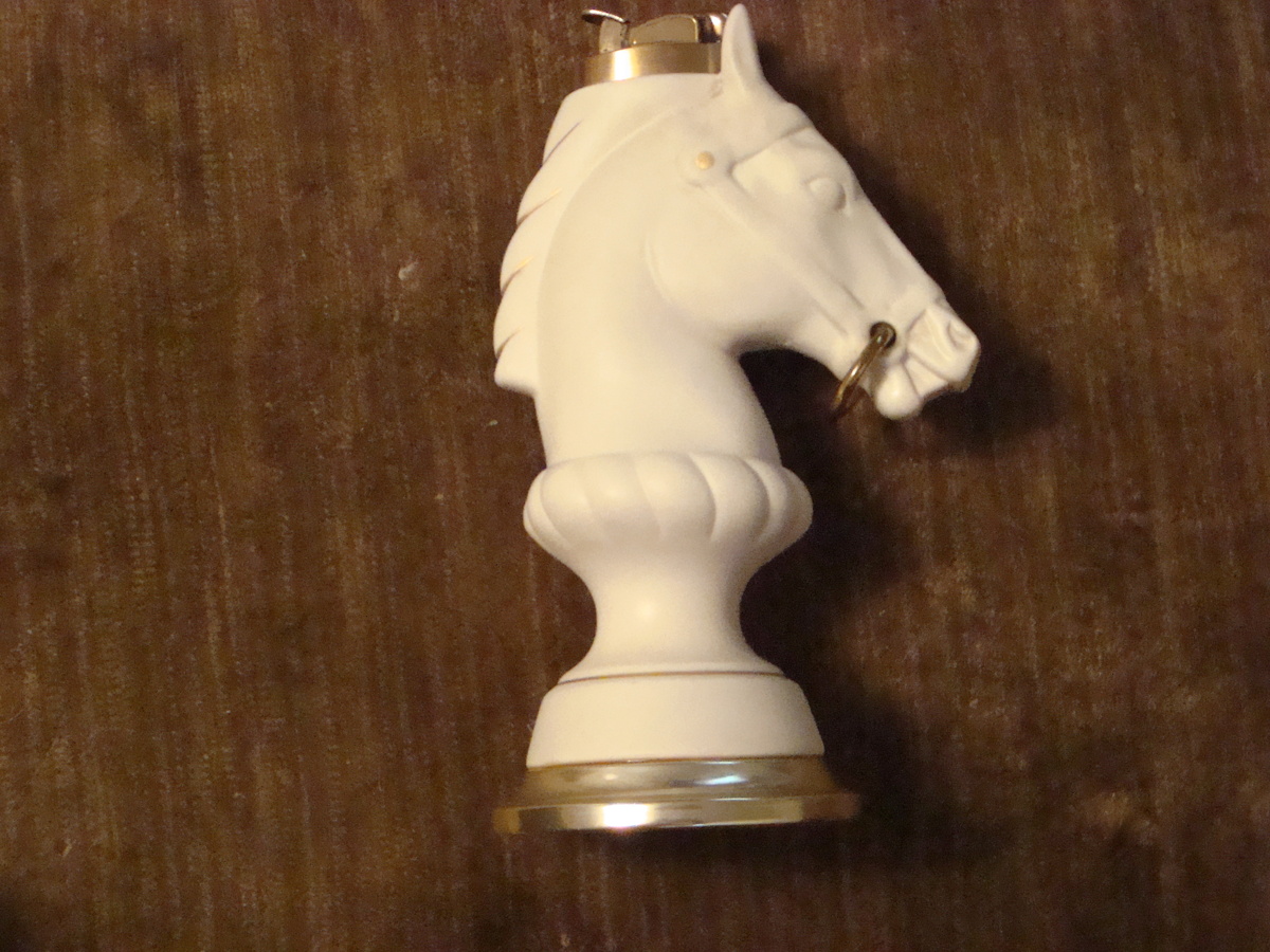 Evans Horsehead/Knight lighter - Tobacciana