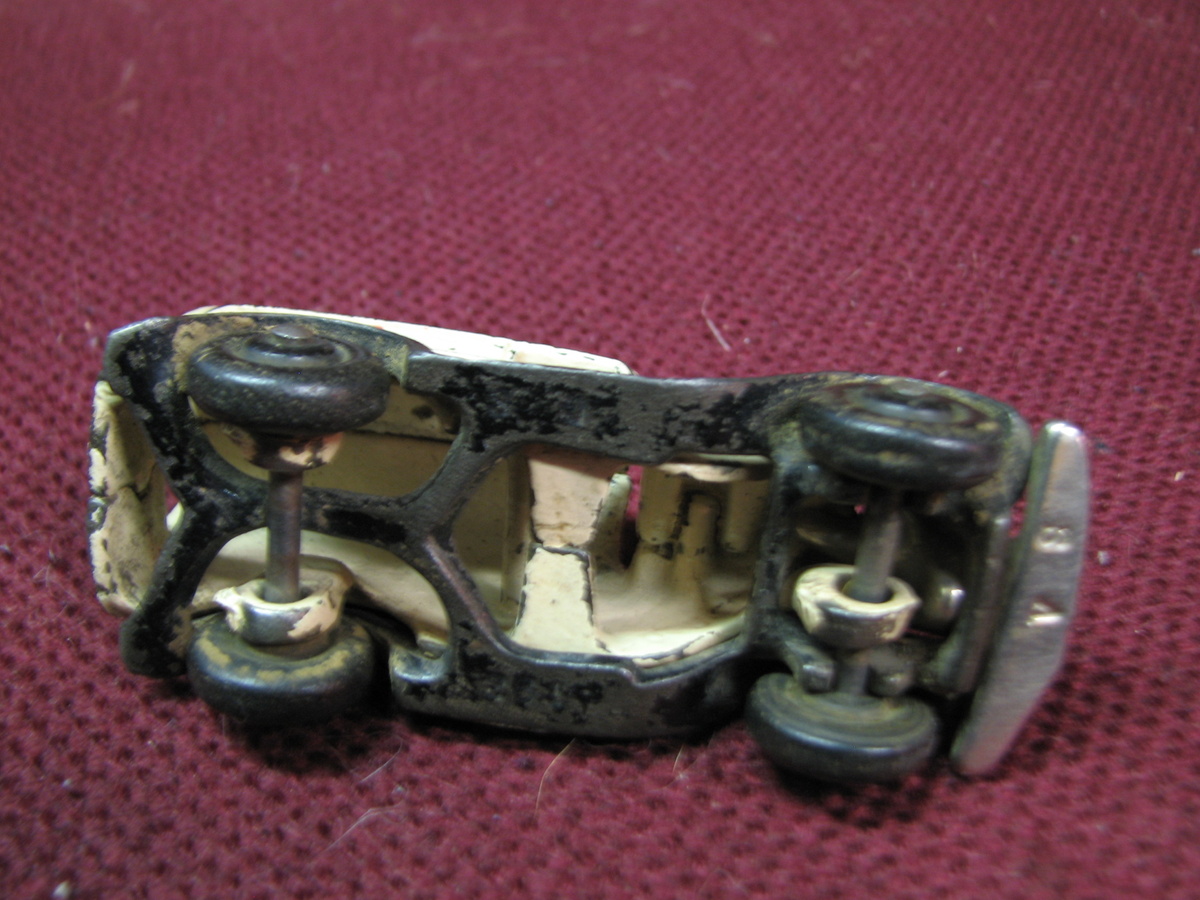 1930's cast iron ambulance - Model Cars
