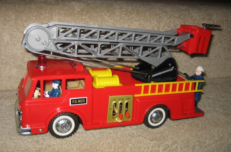 Very RARE Daisy-Matic B/O Fire Engine & Ideal Ladder Truck - Firefighting