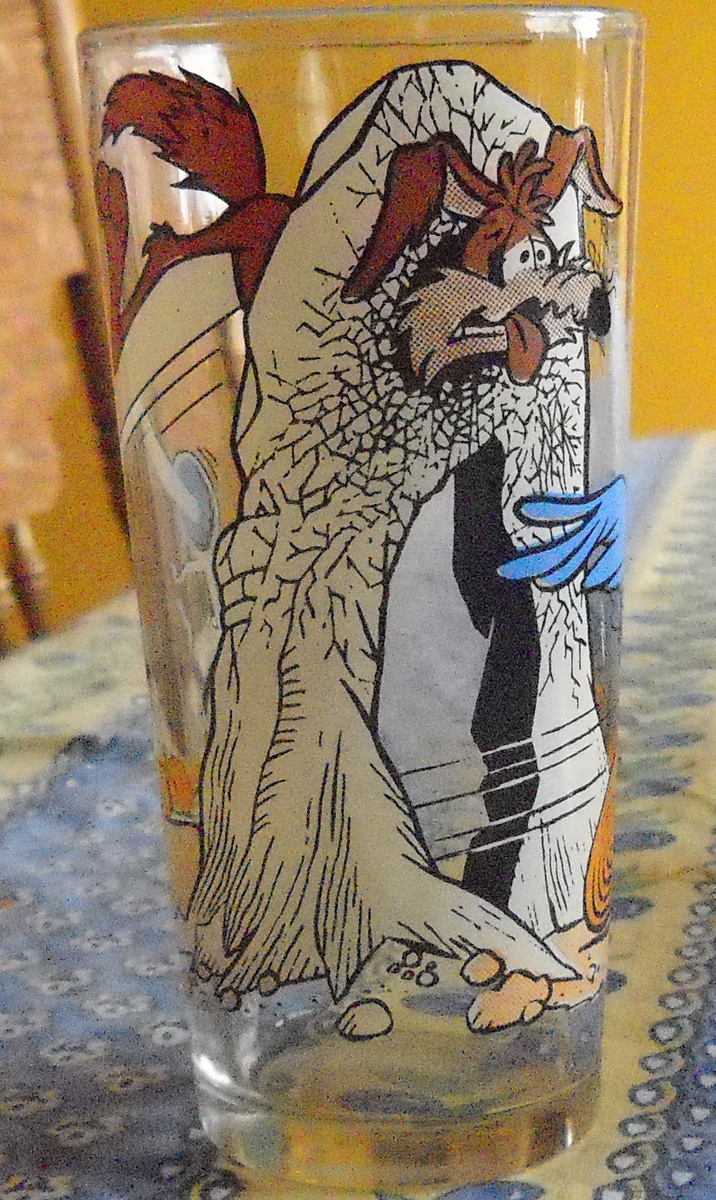 Roadrunner and Wile E. Coyote 1976 Pepsi Collector Series - Glassware