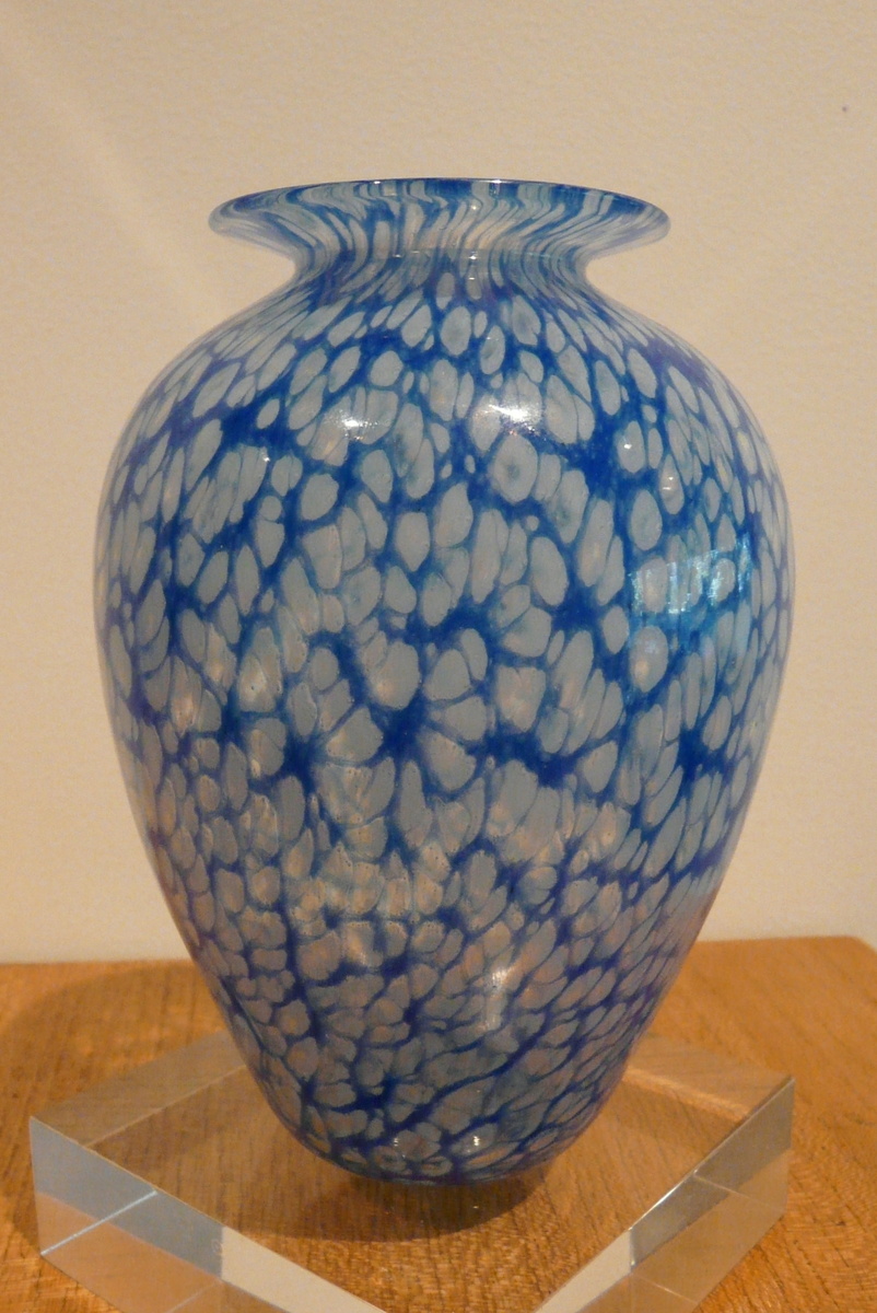 NICK MOUNT BUDGEREE VASE 1986. - Art Glass