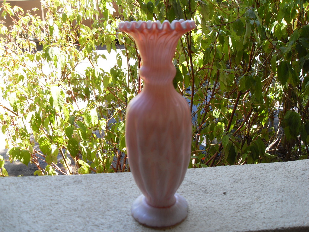 Fenton ?? Pink fluted vase - Art Glass