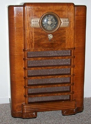 Zenith console radio, Model#10S464 - Radios
