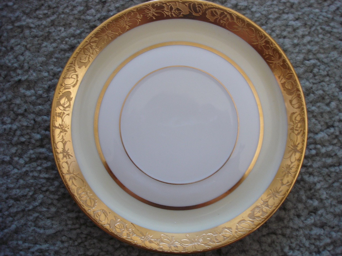 need help identifying Hutschenreuther china patterns - I Antique